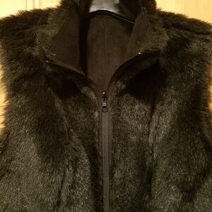 NINE WEST BLACK REVERSIBLE FUR VEST SIZE LARGE